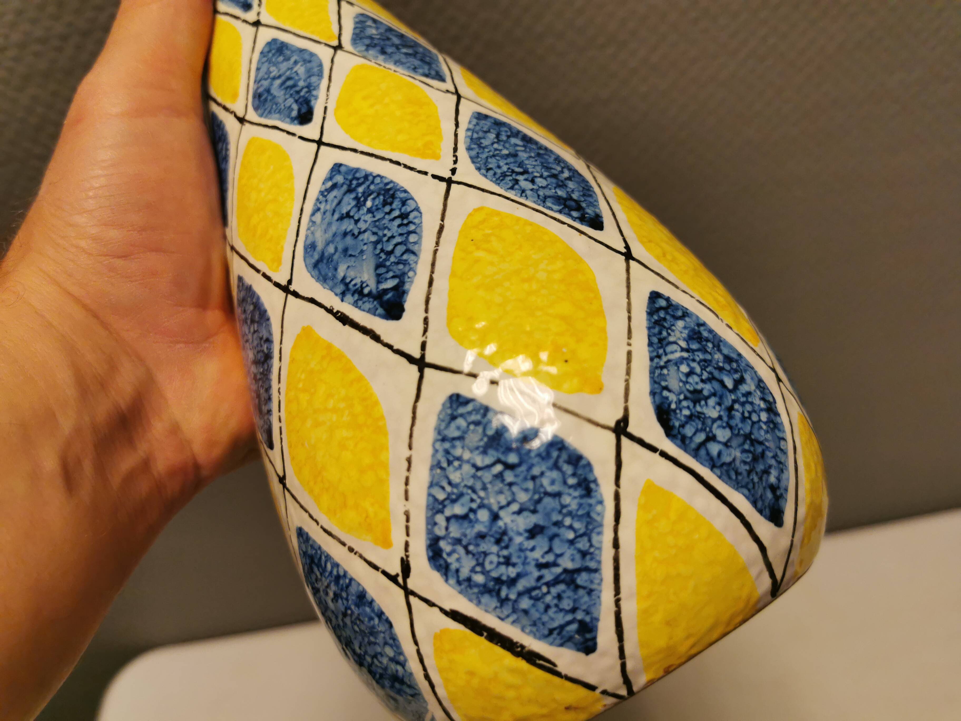 Italian vase with Harlequin pattern in beautiful yellow/blue