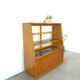 Vintage fineer toonbank, winkel vitrine met schuifdeuren