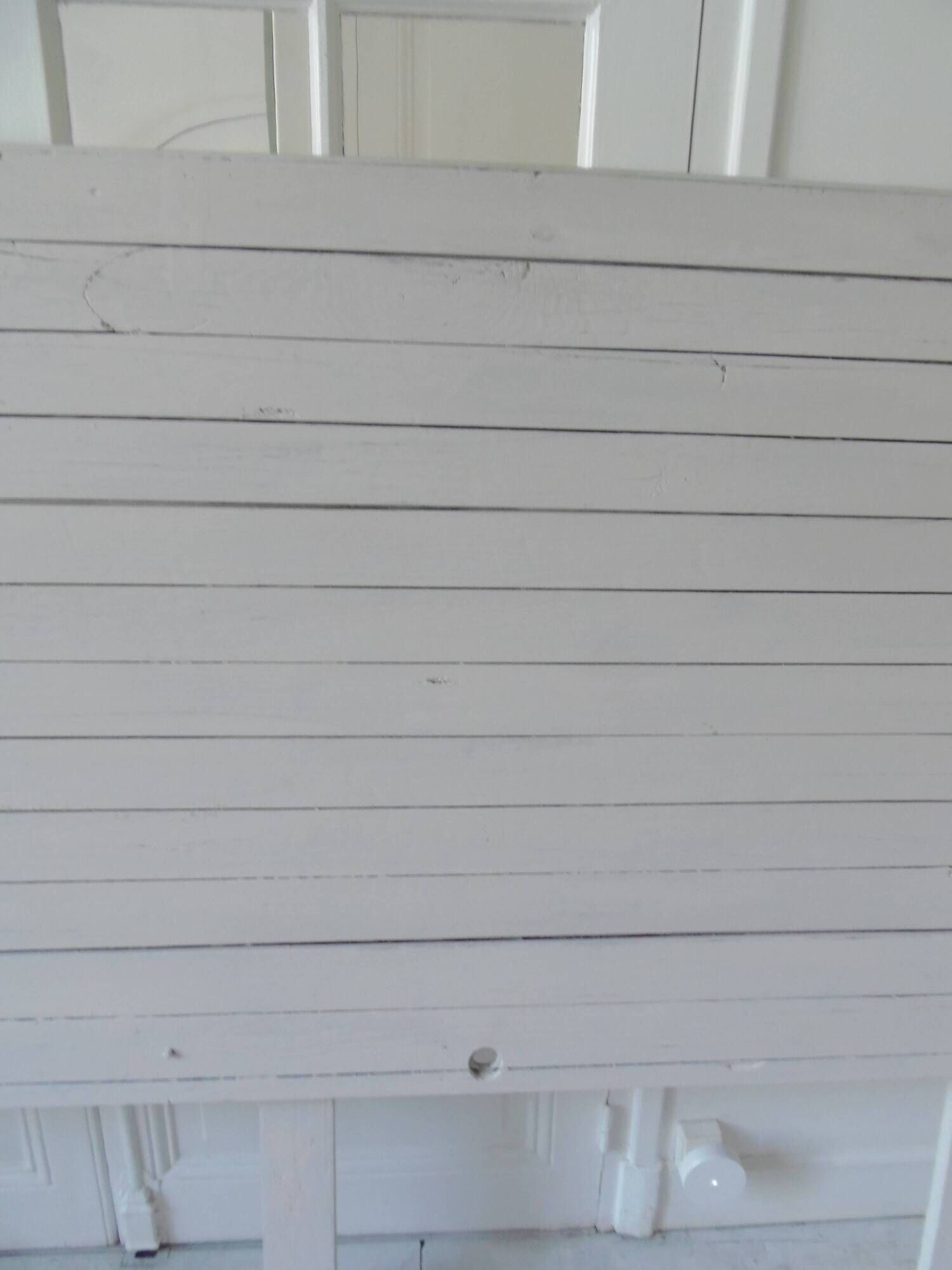 Headboard of 160 made with aged wood in pearl grey patina.