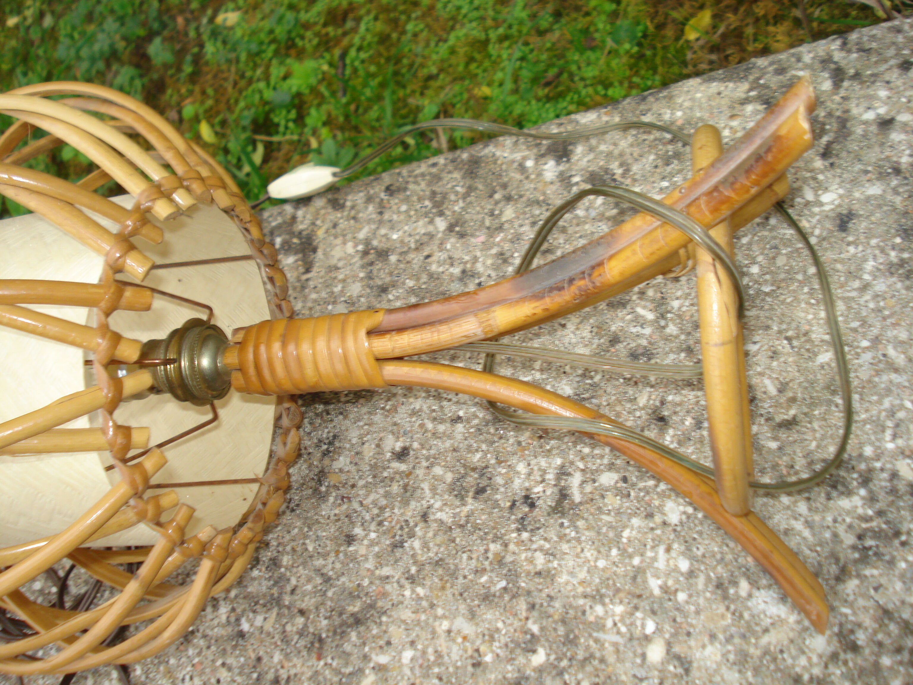 Rattan tripods lamp 1970