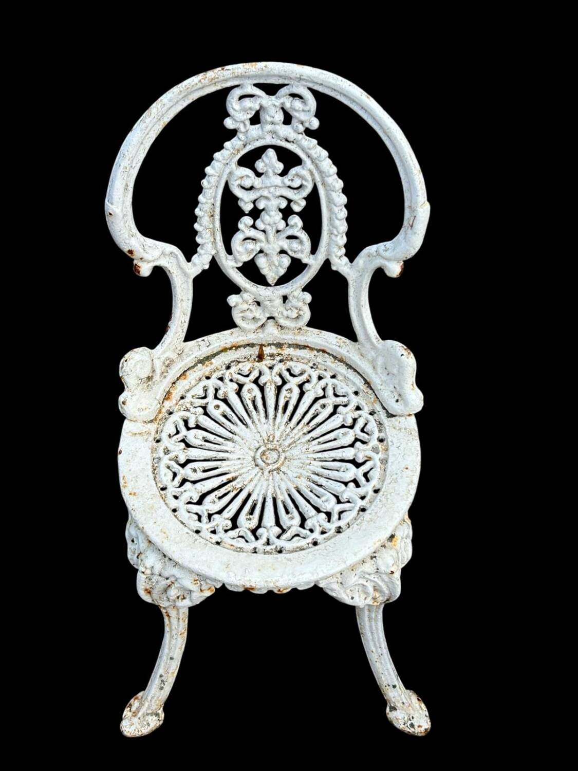 Suite de quatre chaises de jardin en fonte de style Victorien vers 190