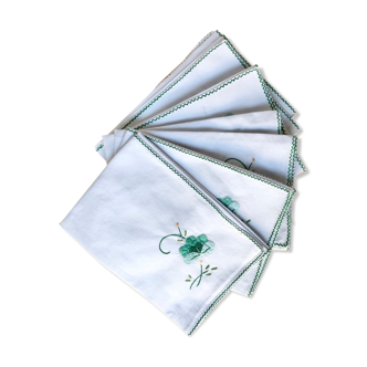 6 hand-embroidered vintage towels