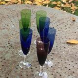 Set of 7 champagne flutes in colored glass and transparent base, vintage