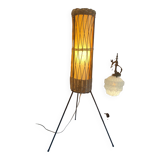 Triod rattan lamp