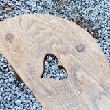 Pair of shepherd's stools in tripod oak décor in the heart
