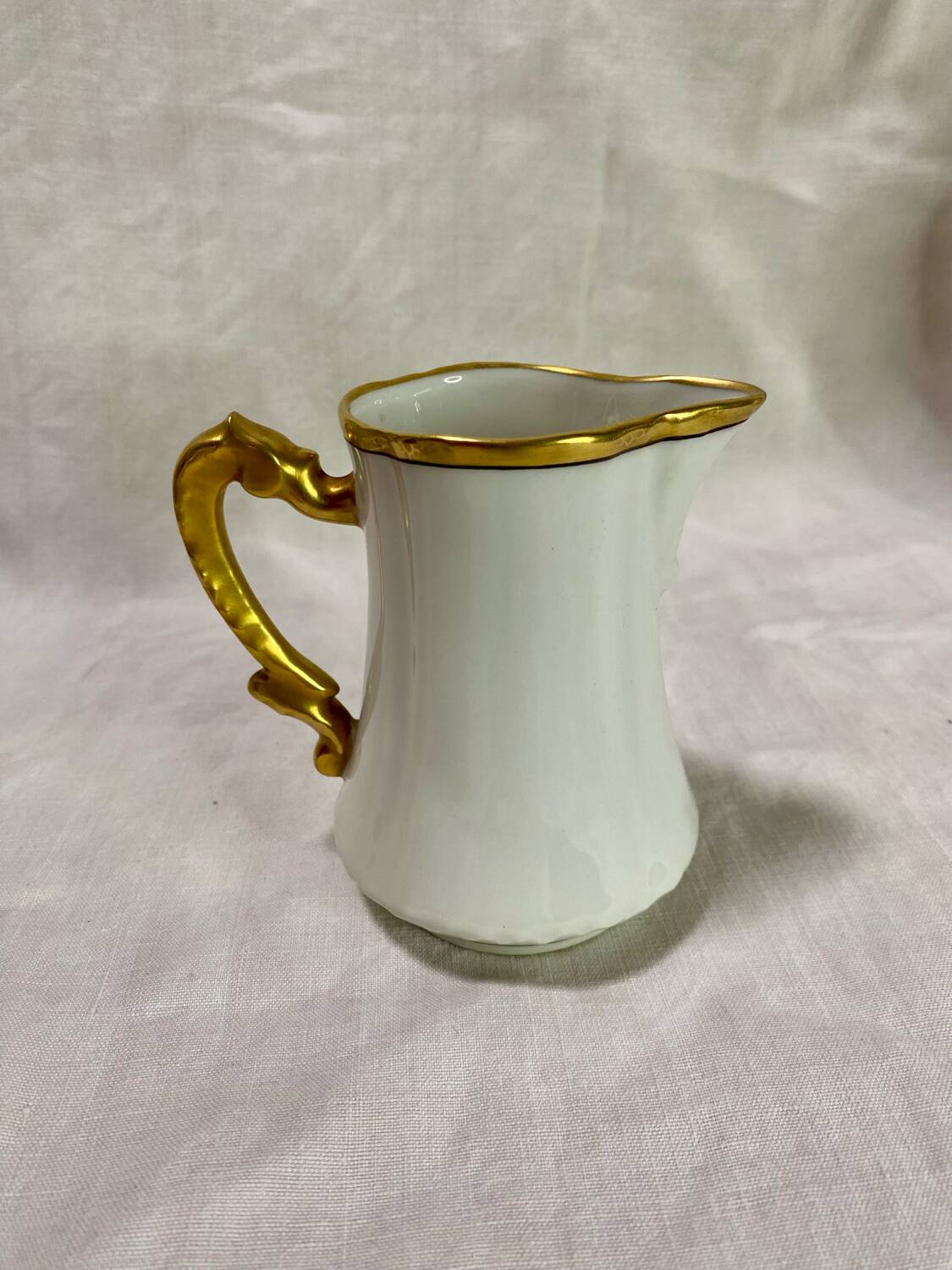 3-piece coffee service in Limoges porcelain – white and gilded