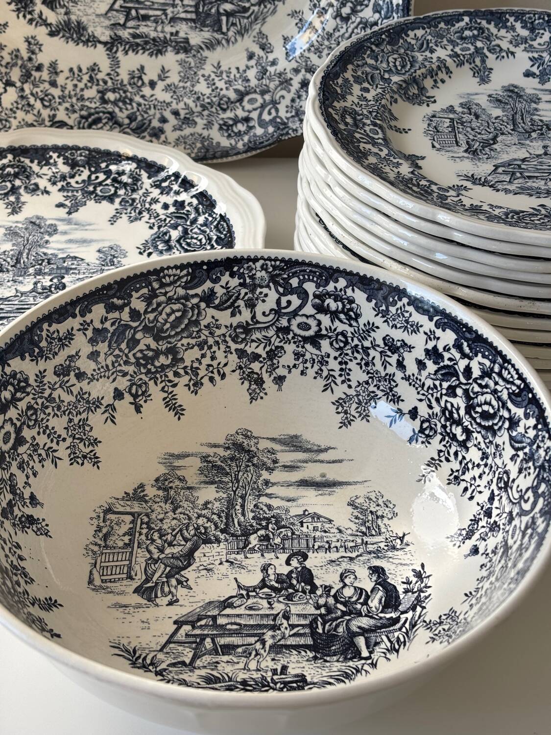 Luneville plates and dishes