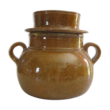 Glazed terracotta pot called pignate