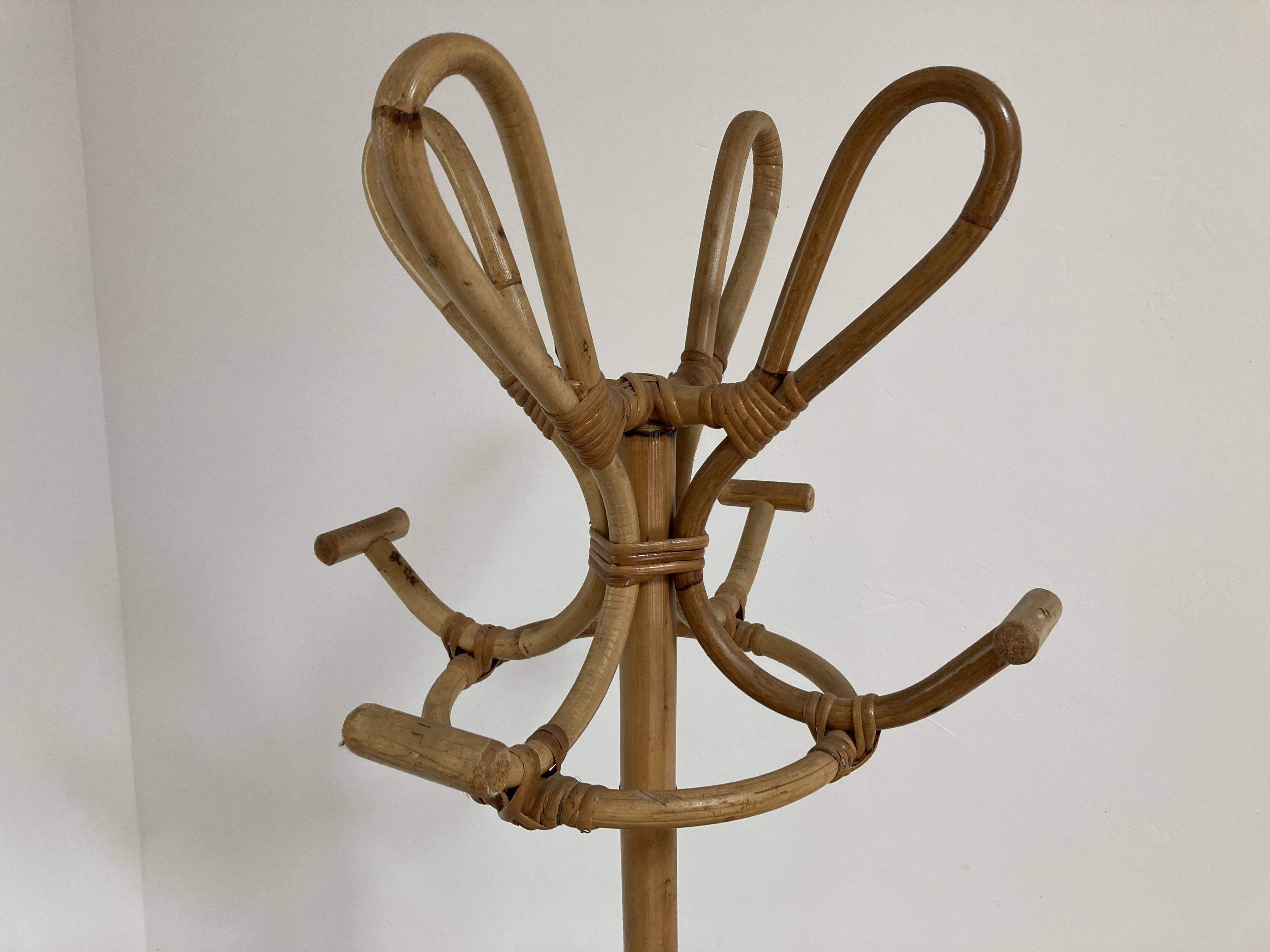 Vintage 50's rattan parrot coat rack