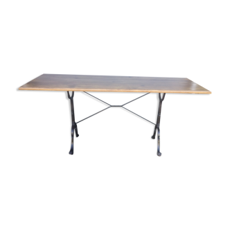 Bistro table