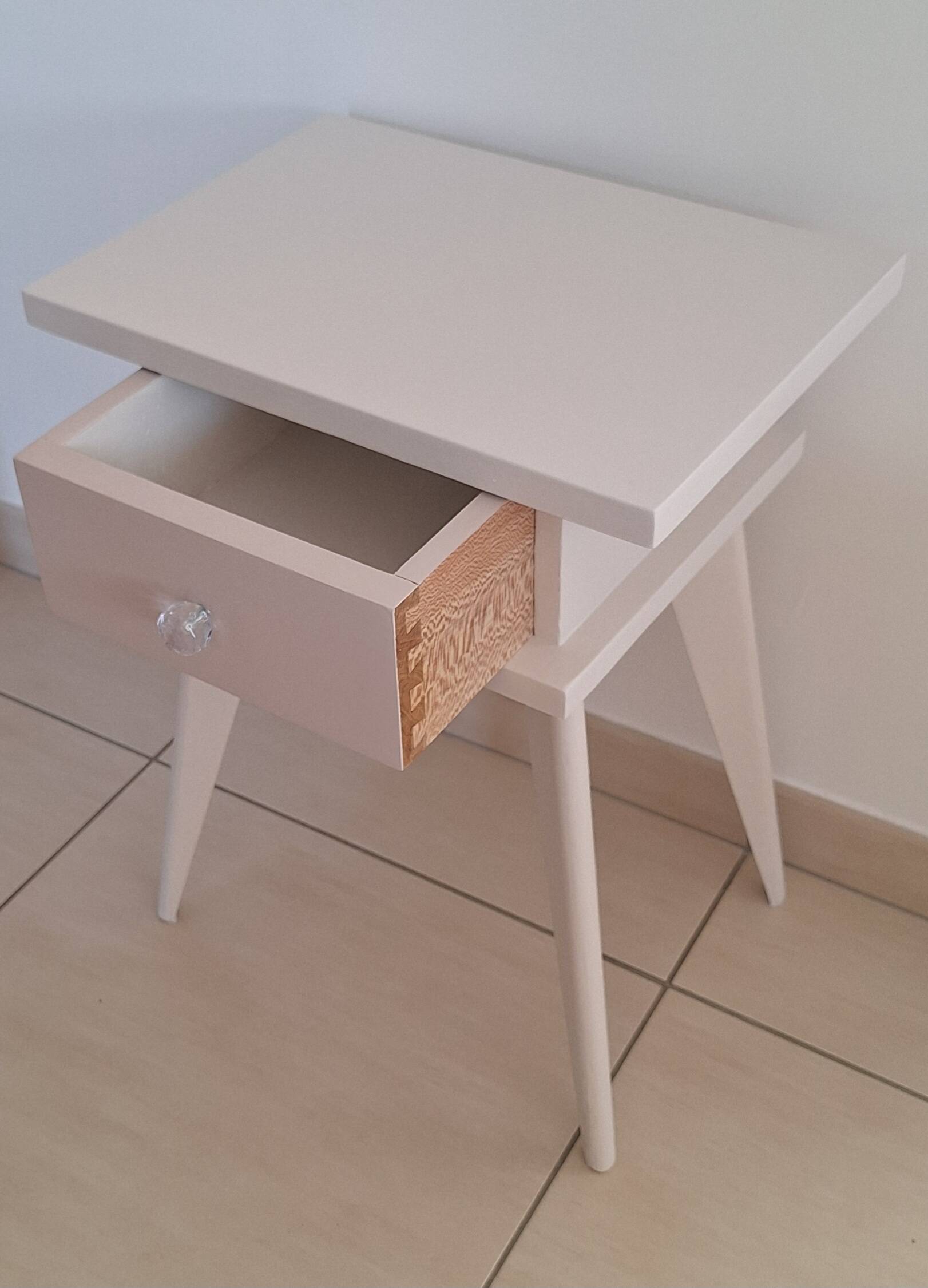 Pair of vintage bedside tables from the 50s/60s.