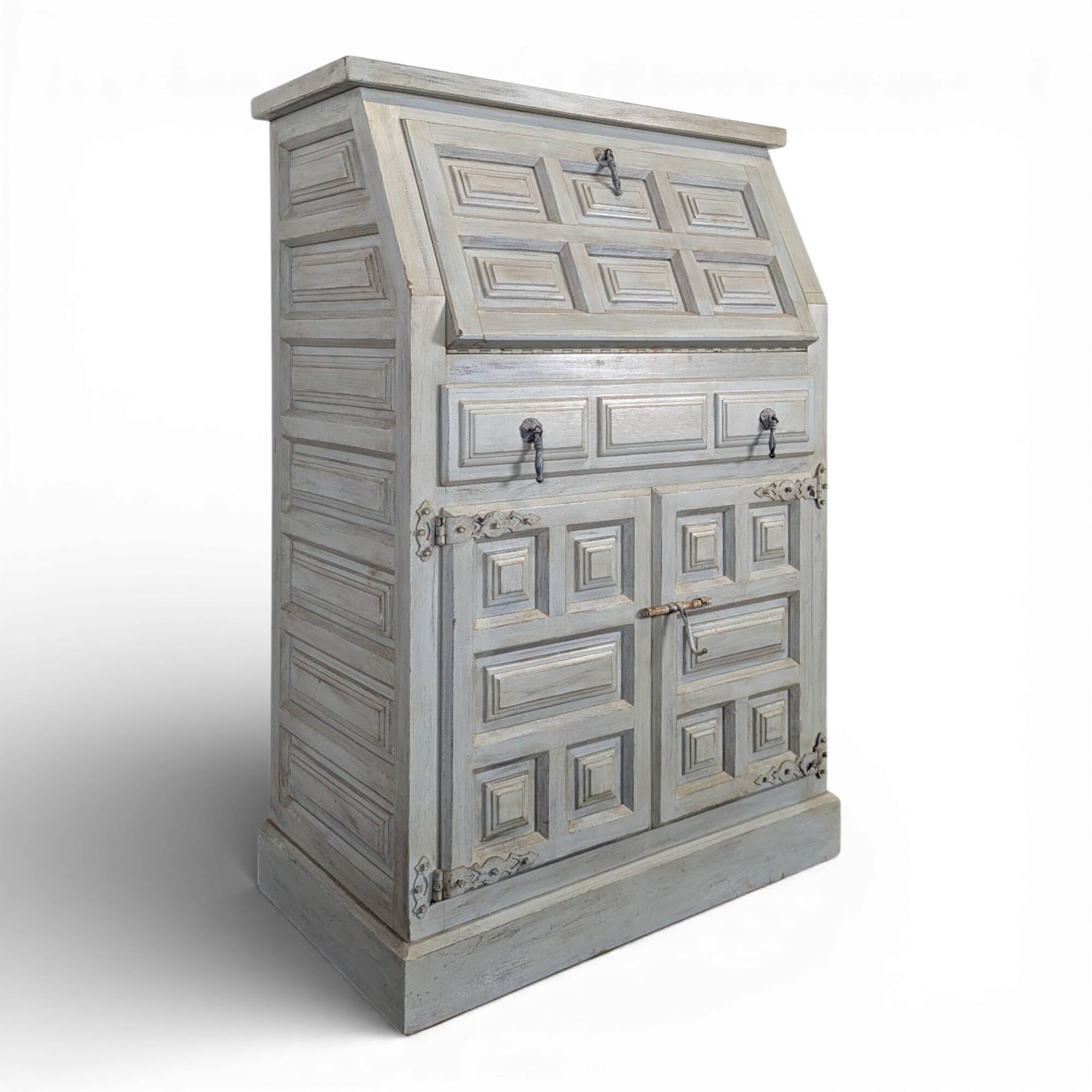 Sloped desk with chamfered edges