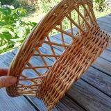 Round wicker basket
