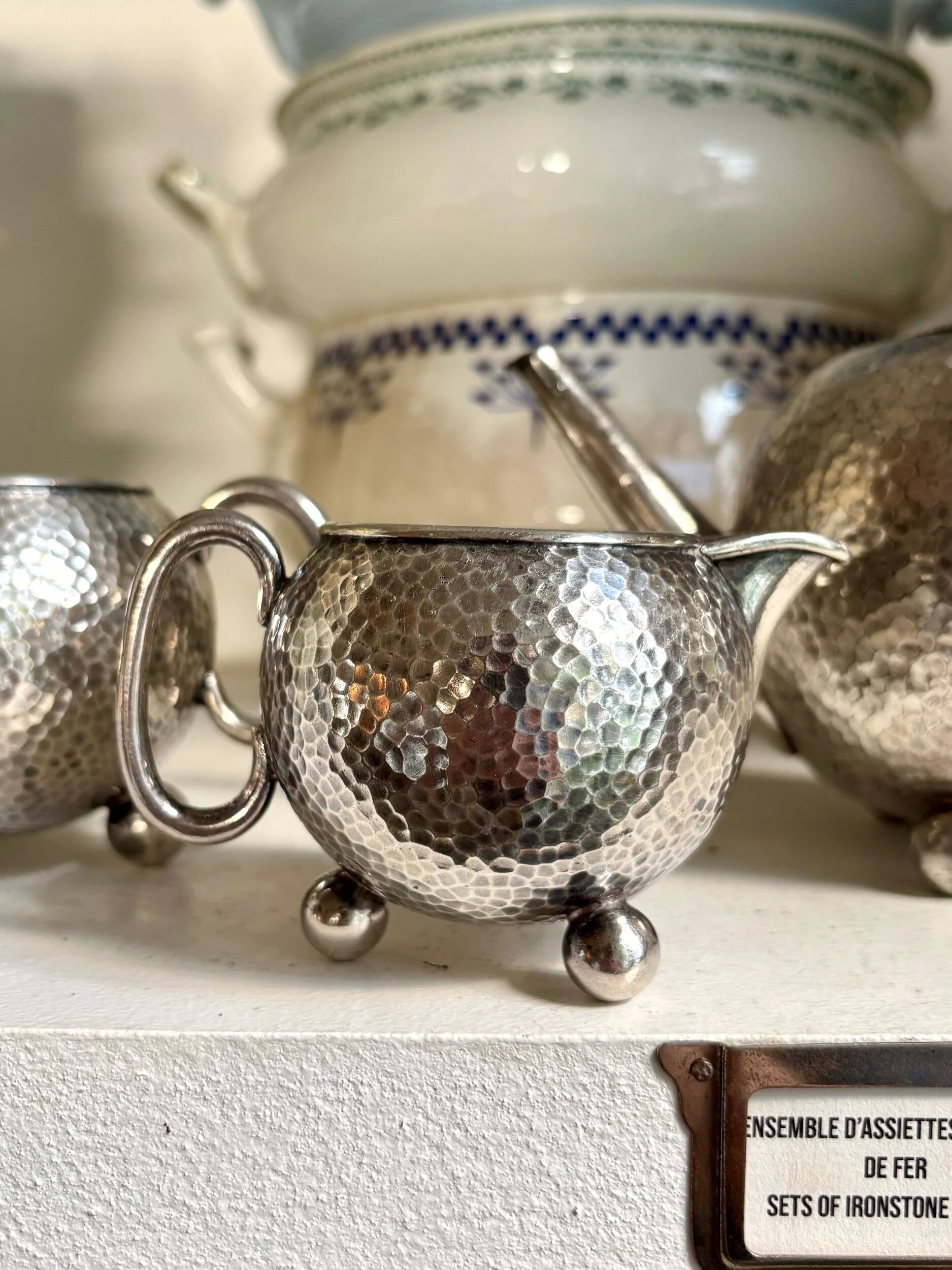 Selfish service in hammered silver-plated metal, 1930s - 3 pieces