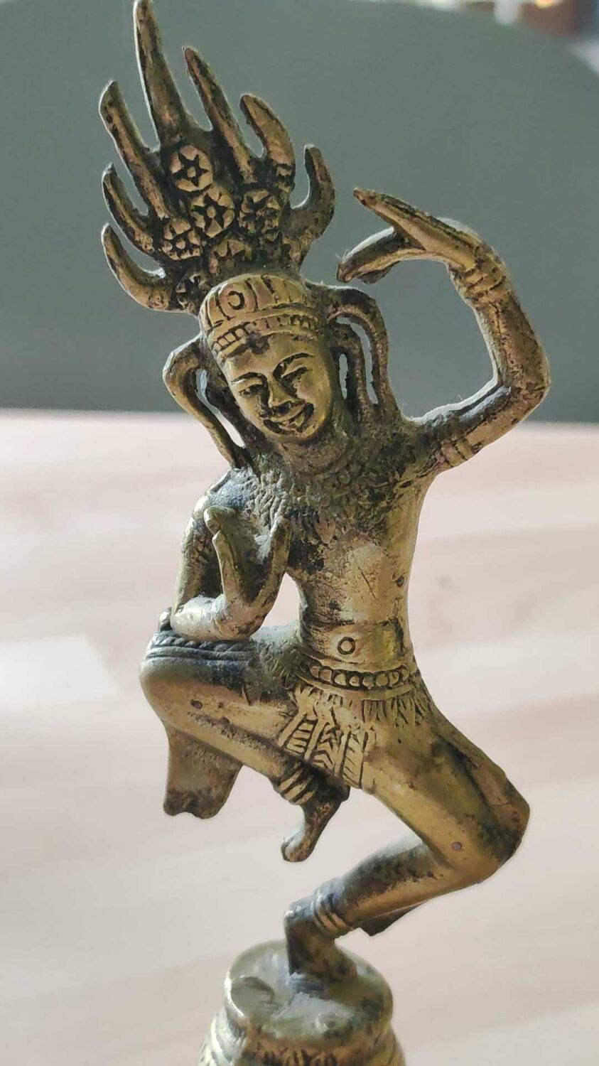Clochette de table en forme de Danseuse céleste Apsara Khmer, en bronze doré