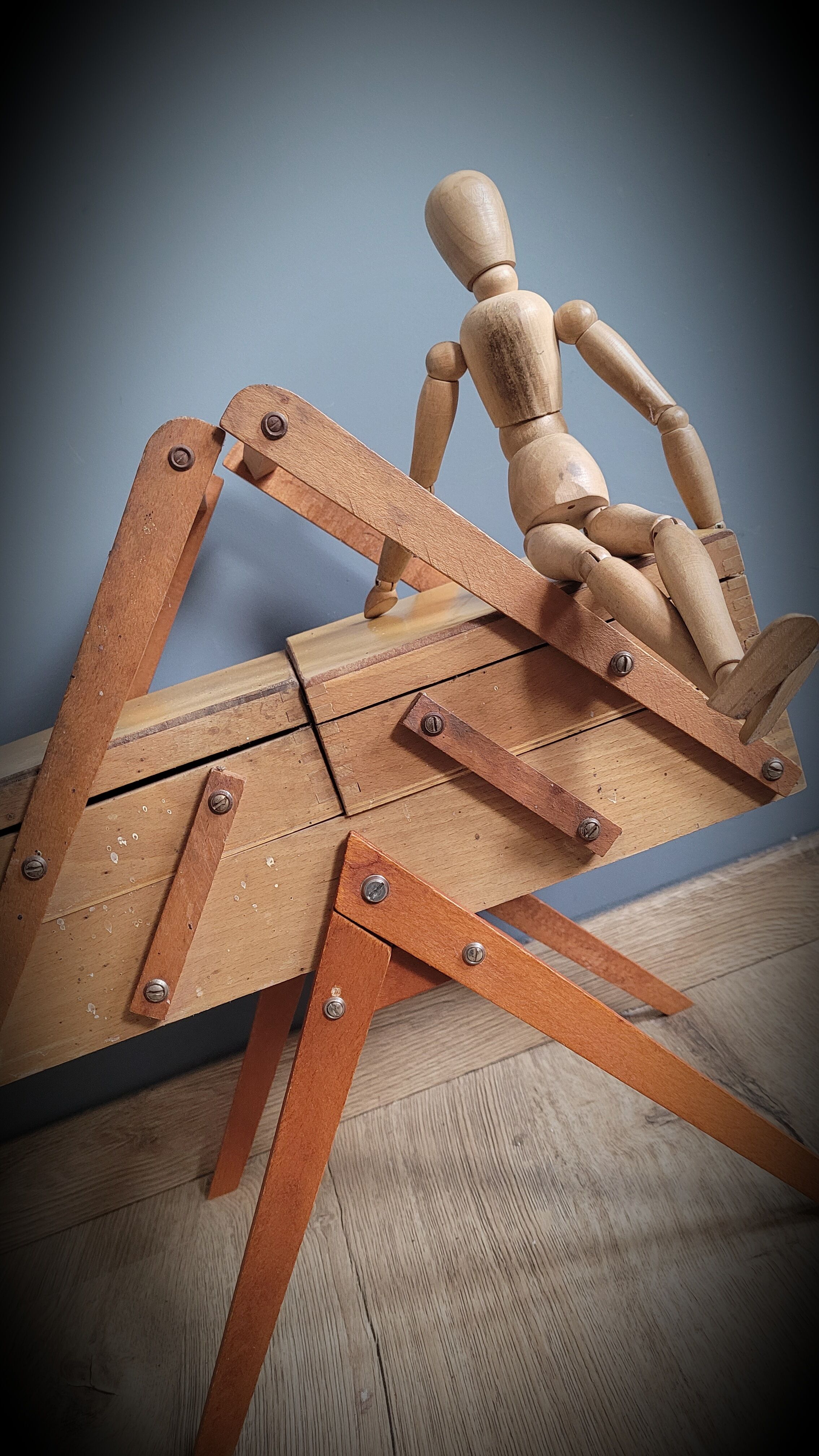 Standing seamstress 1