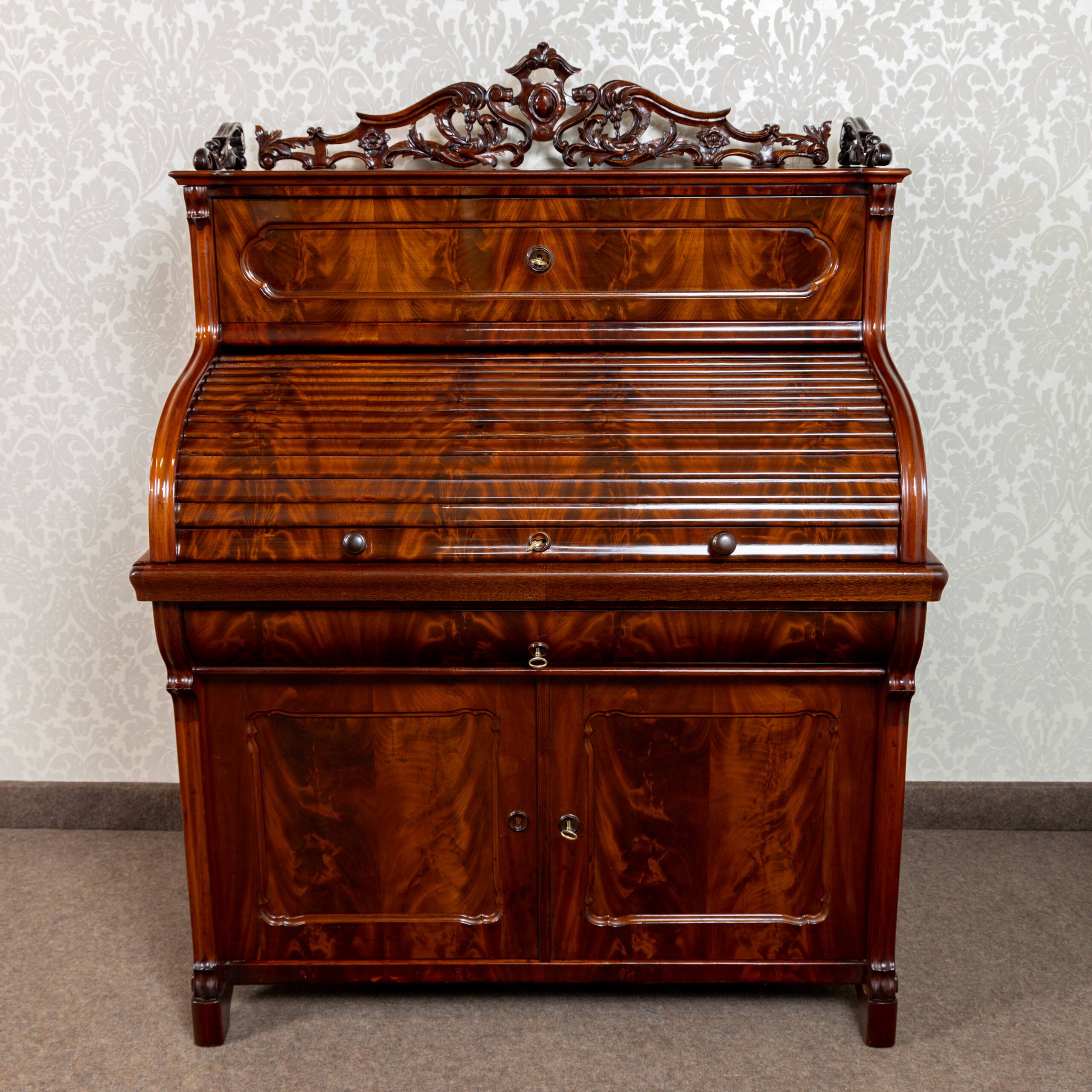 Louis-Philippe cylinder desk in mahogany 1850-1870