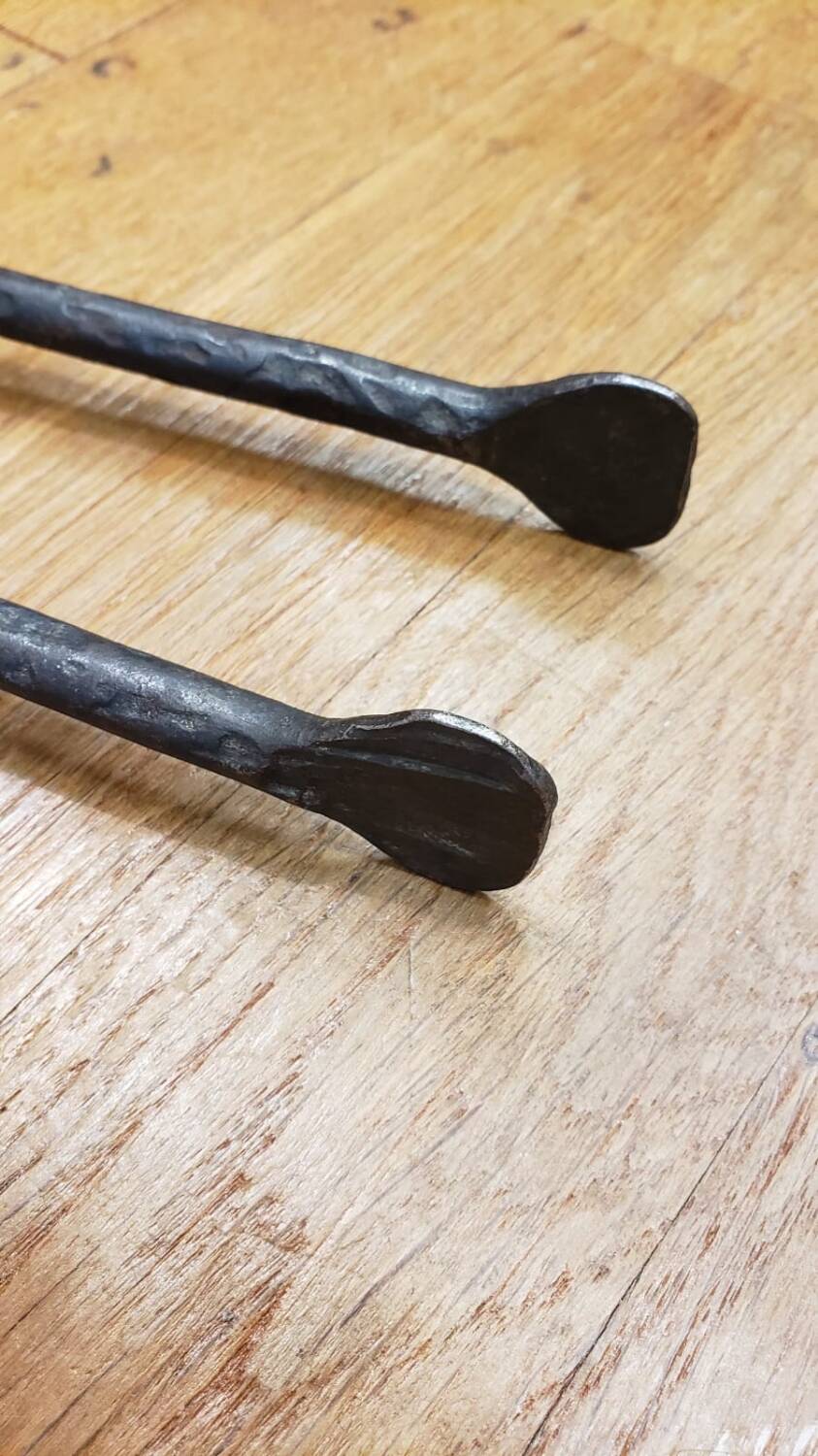 Fireplace stand with 4 wrought iron and bronze accessories