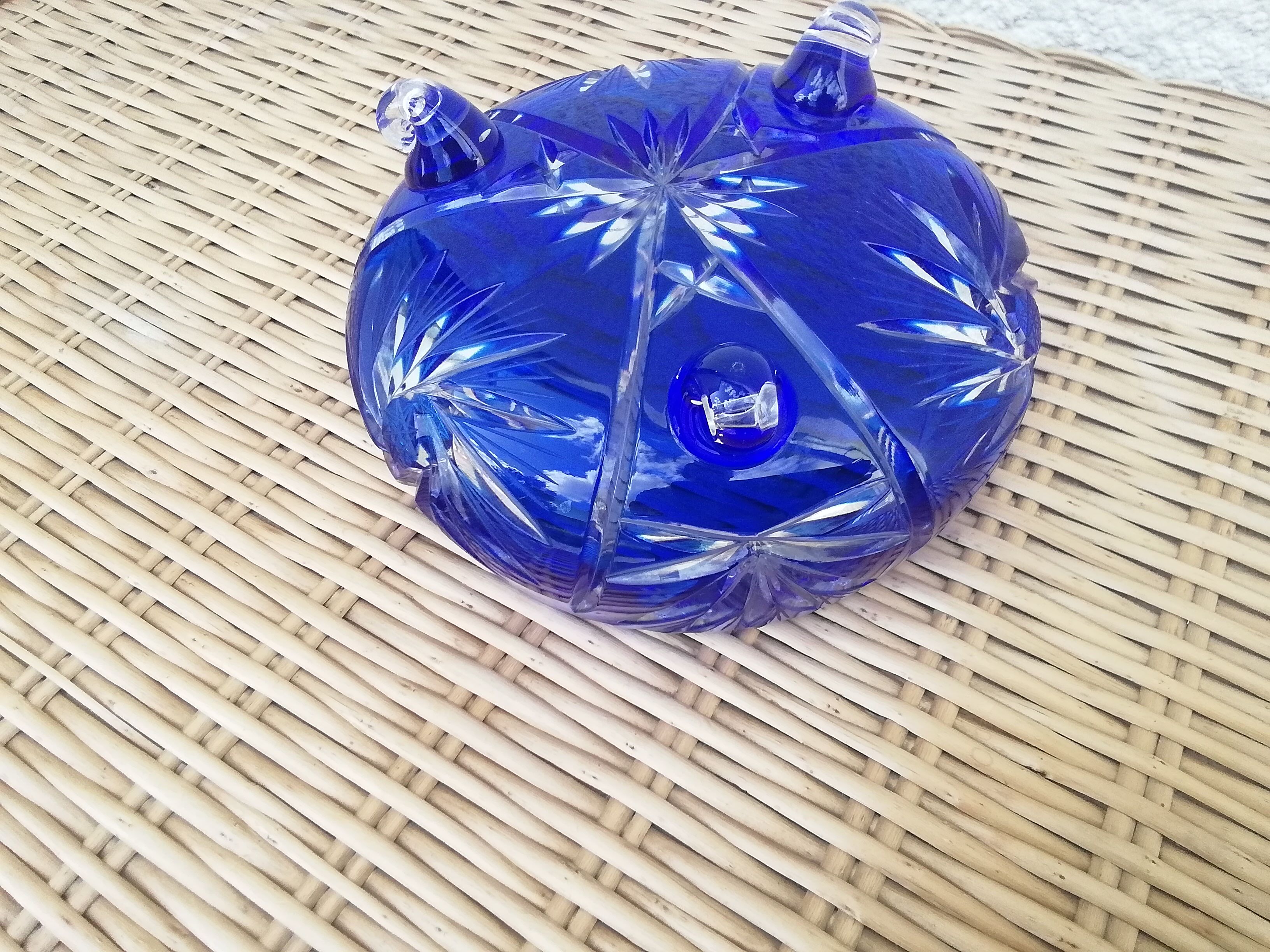 Bowl in blue crystal