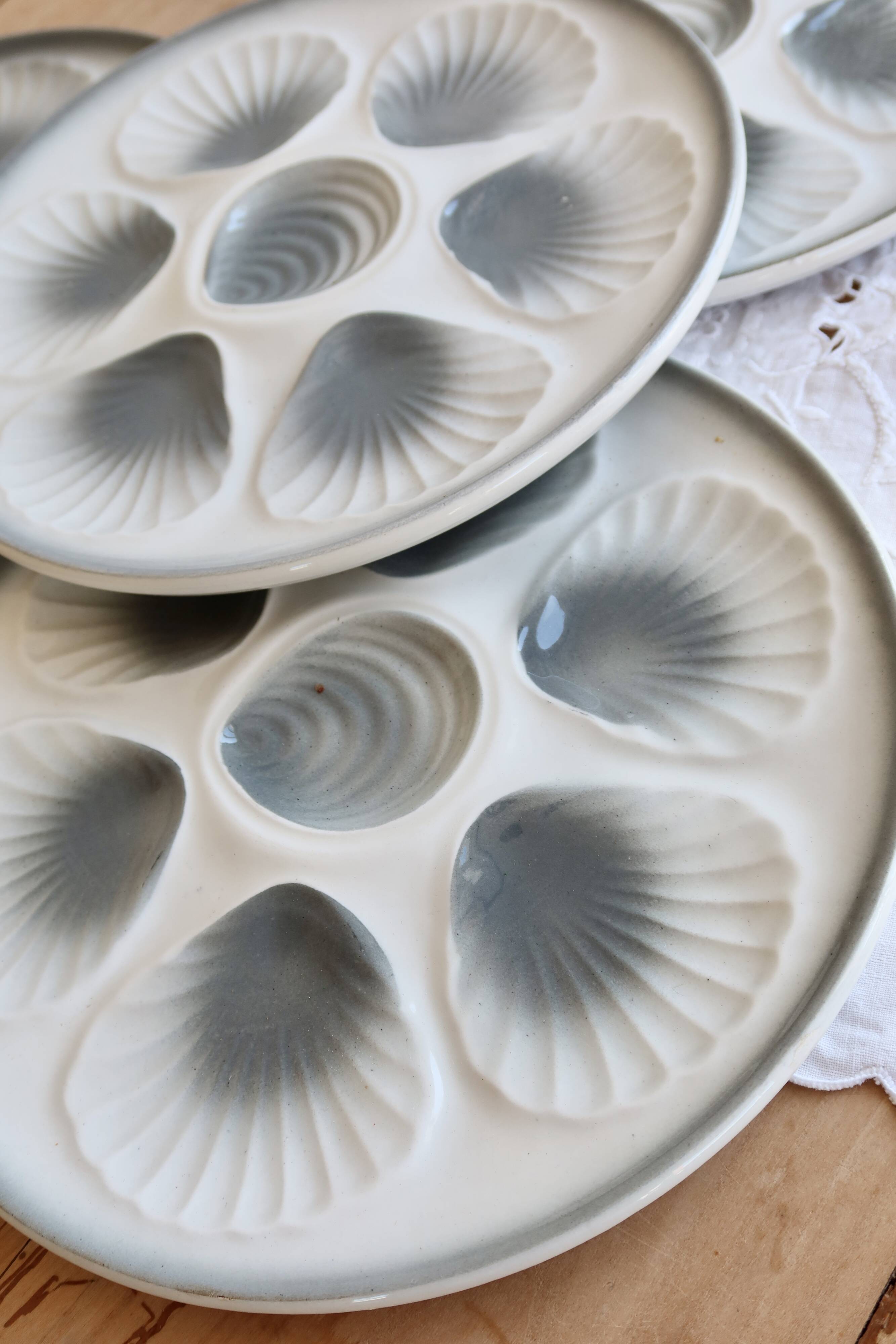 4 vintage oyster plates Moulin des Loups earthenware in blue-grey gradient