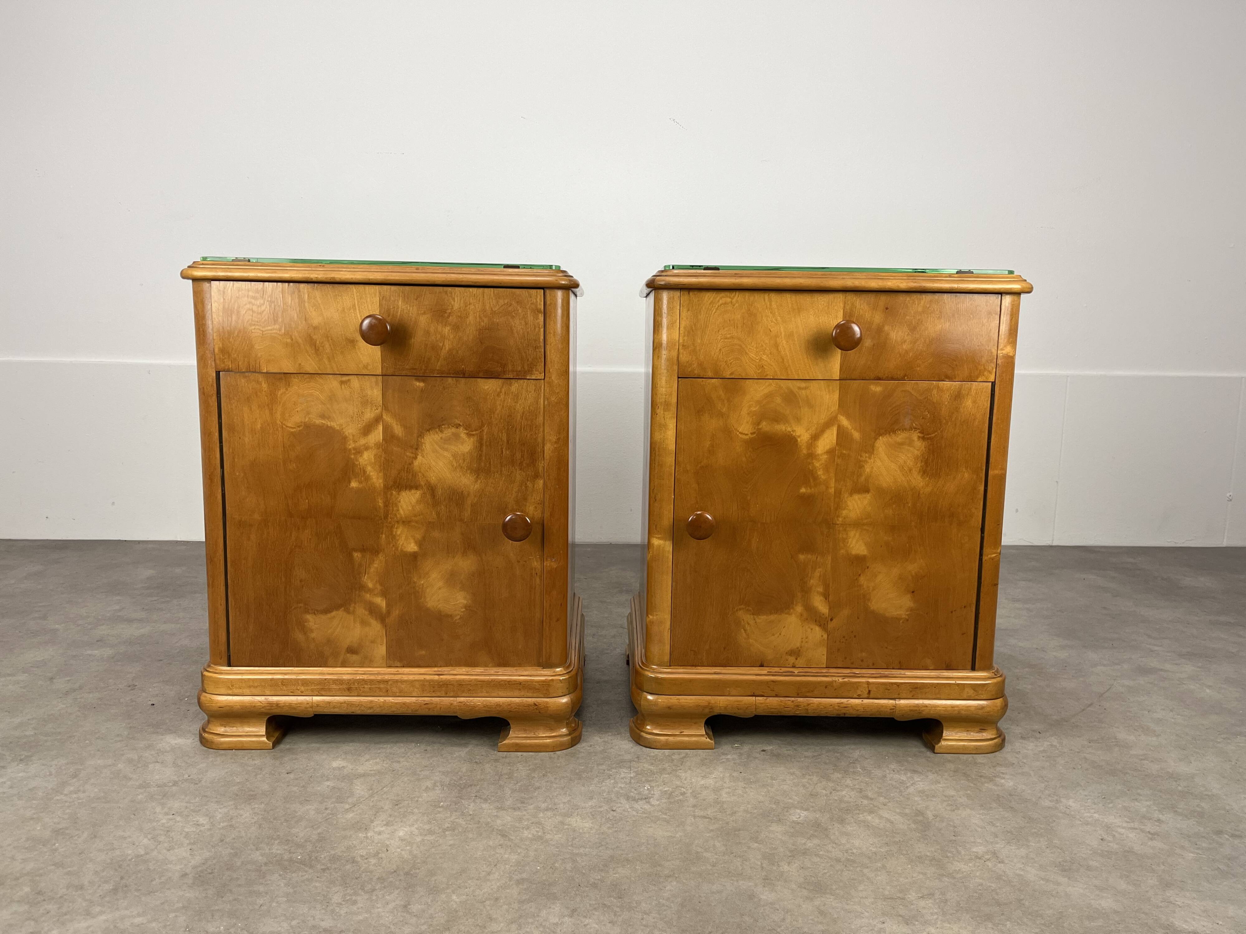 Pair of art deco burl bedside tables, 1930