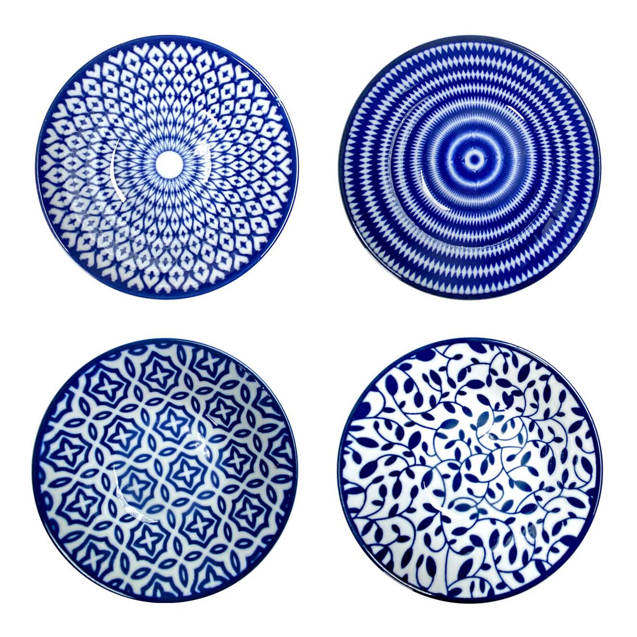 4 cups 11.5 cm diam. porcelain, white and blue, 4 different patterns