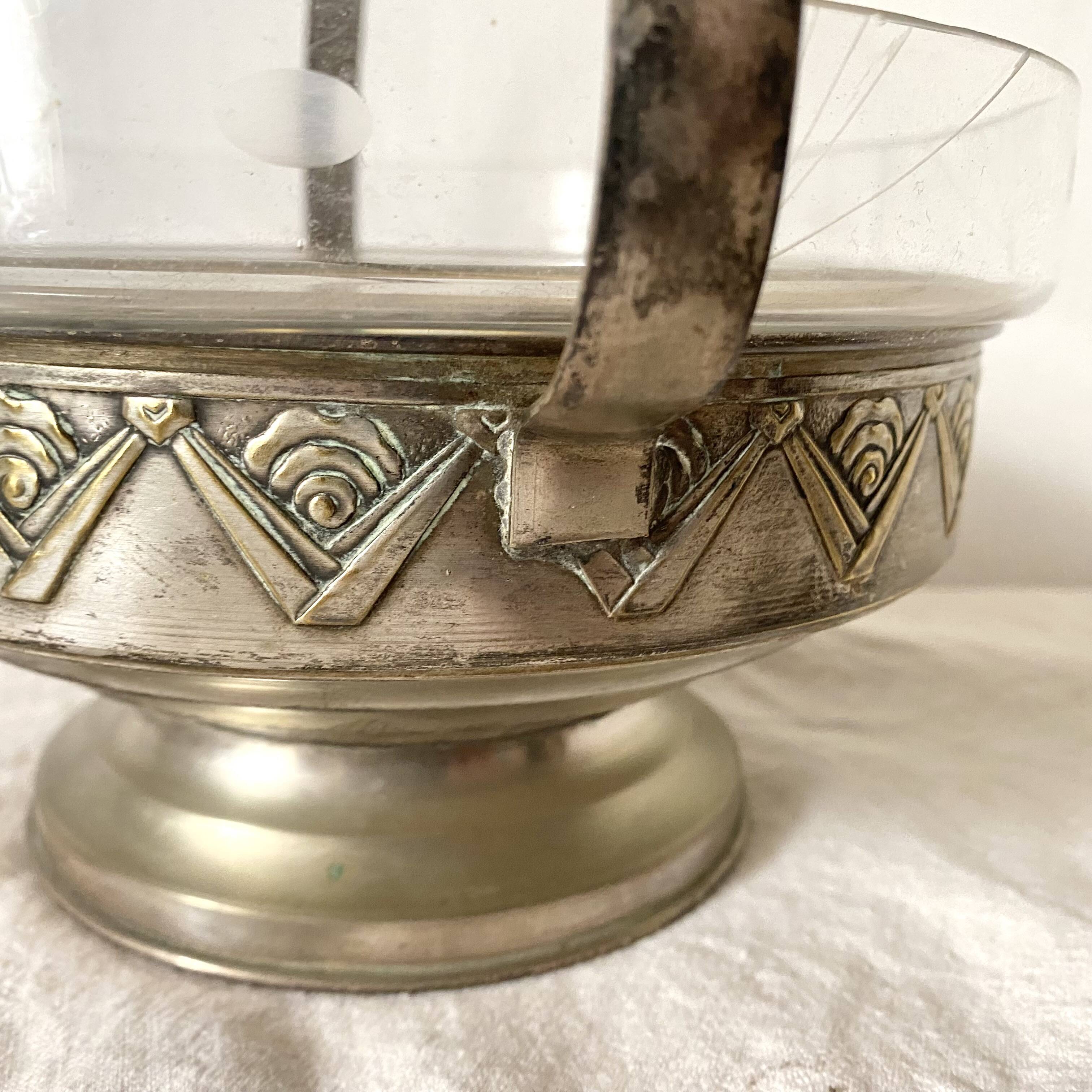 Art Deco fruit bowl in silver-plated metal and chiseled glass