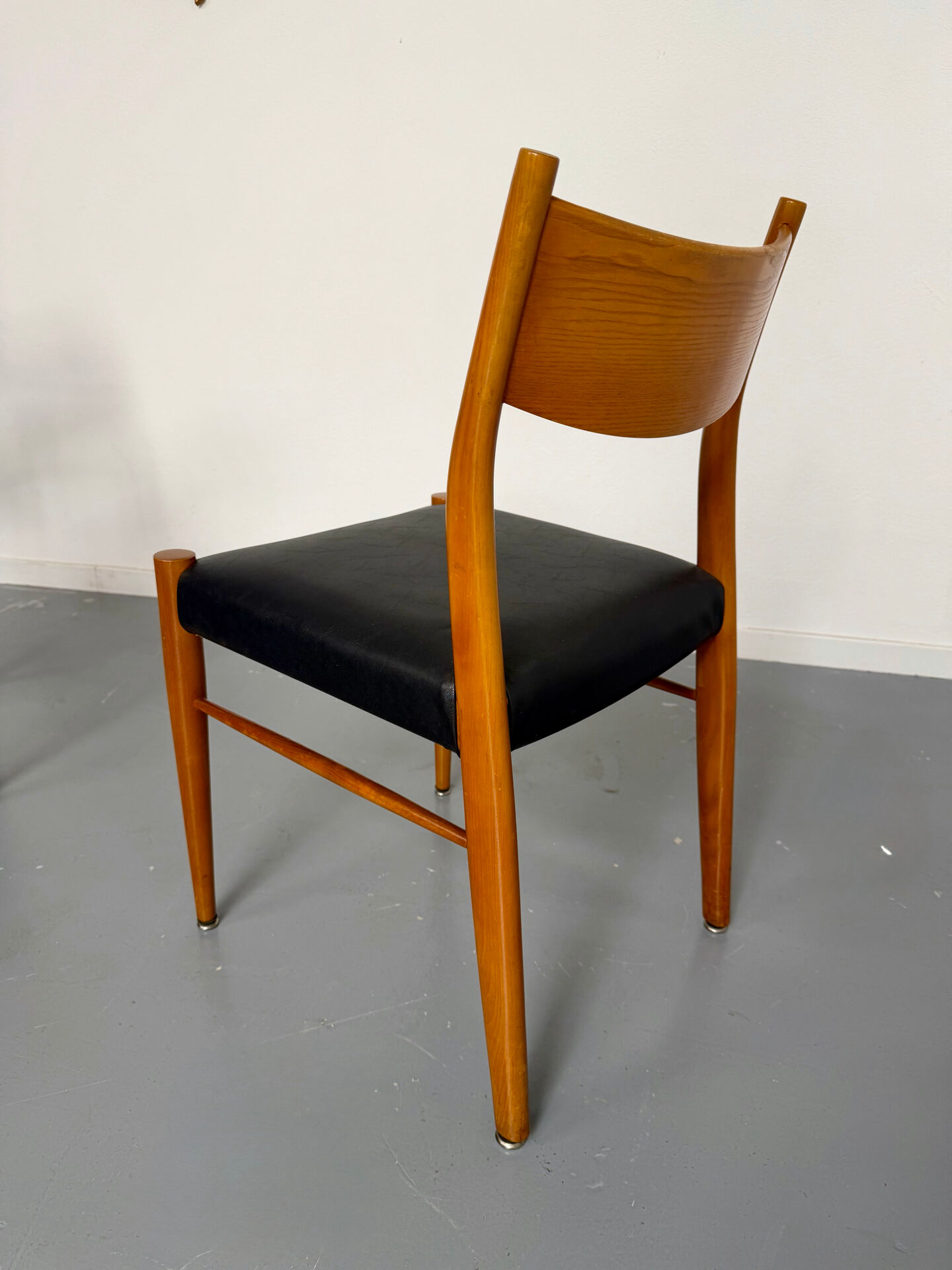 Pair of Italian design chairs by Consorzio Sedie Friuli, 1960s.