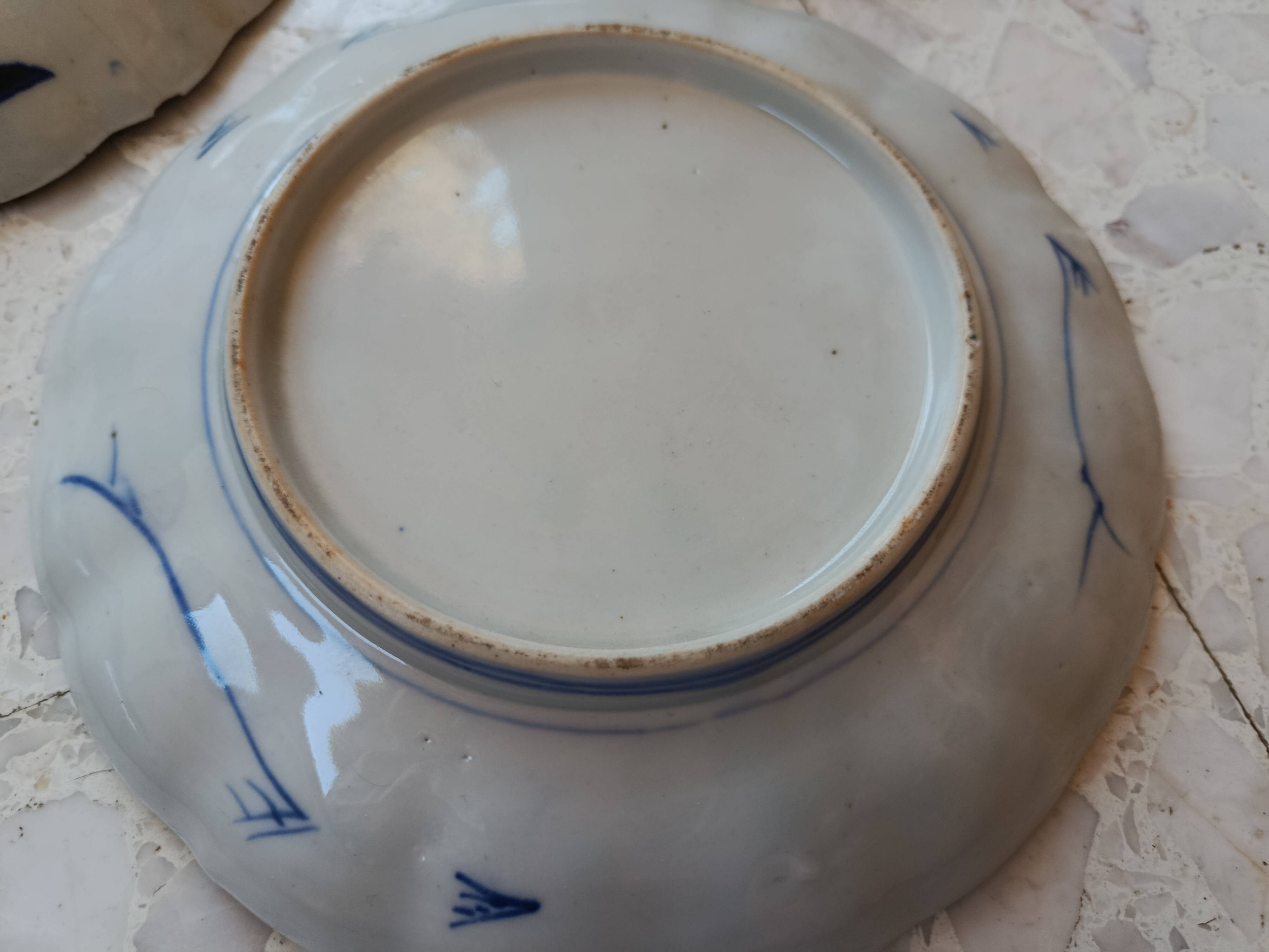 5 IMARI PLATES JAPAN 19th century scalloped floral motifs, FUKI CHOSHUN Arita