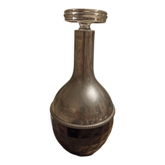 Carafe en étain et verre