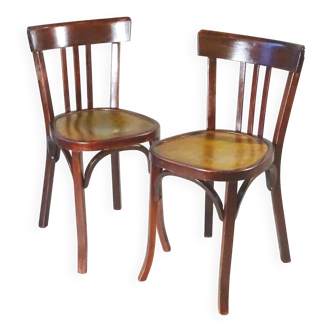 Deux chaises bistrot Baumann N°43 de 1950, bi colores