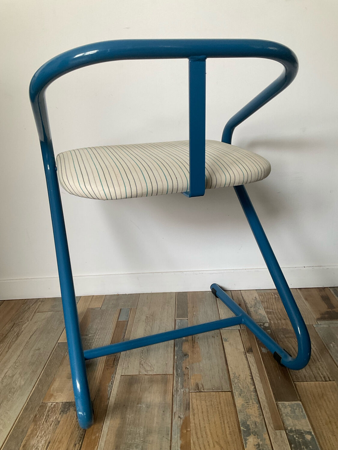 Vintage "Z" chair from the 1970s