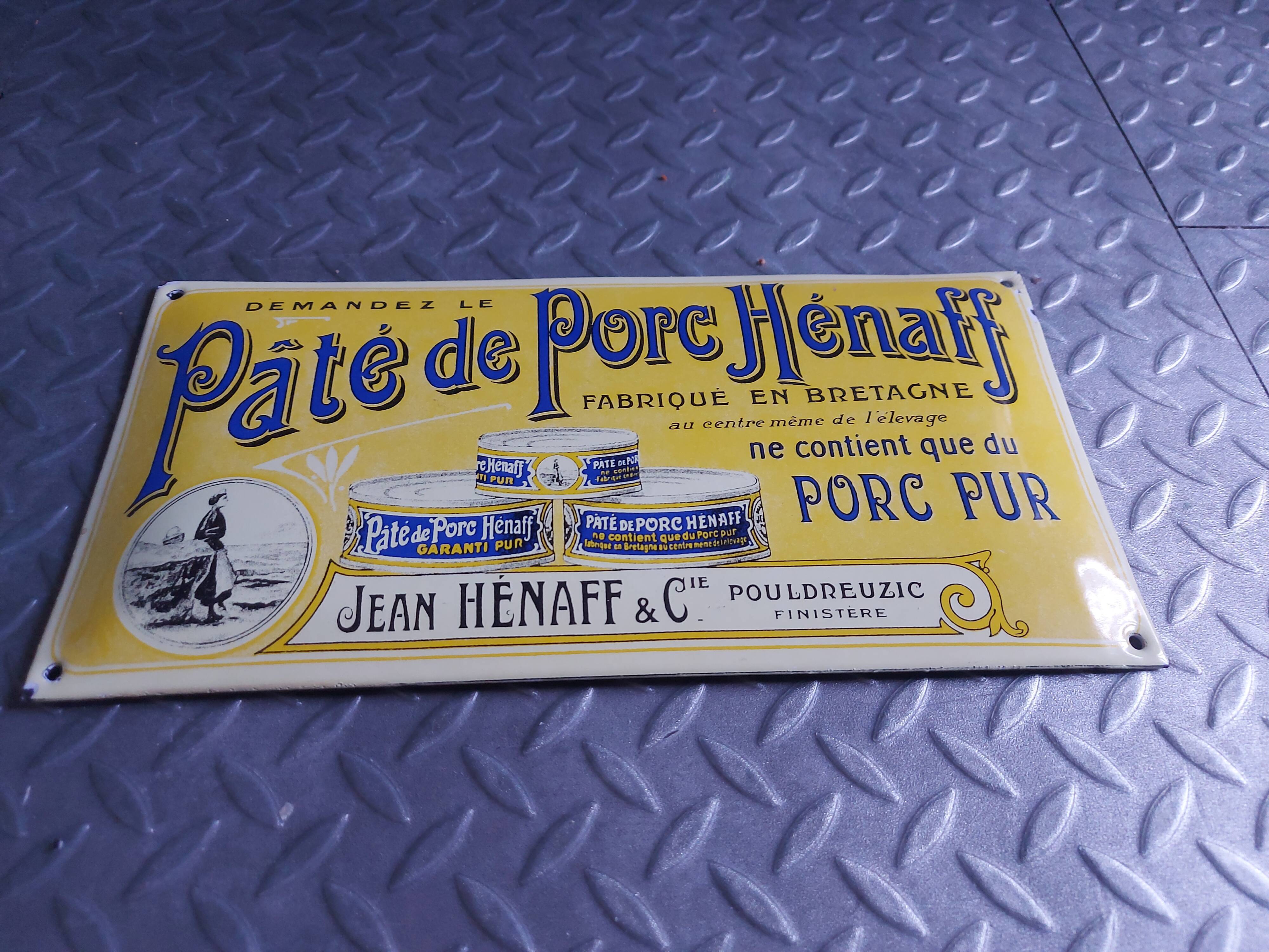 Domed enamelled plate henaff pork paste