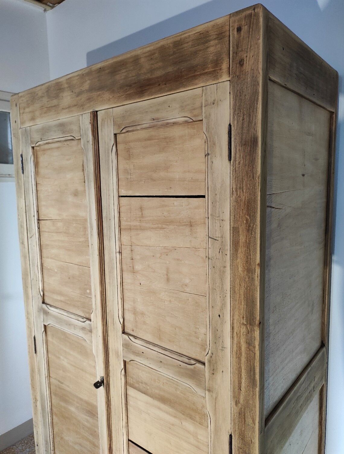 Armoire parisienne