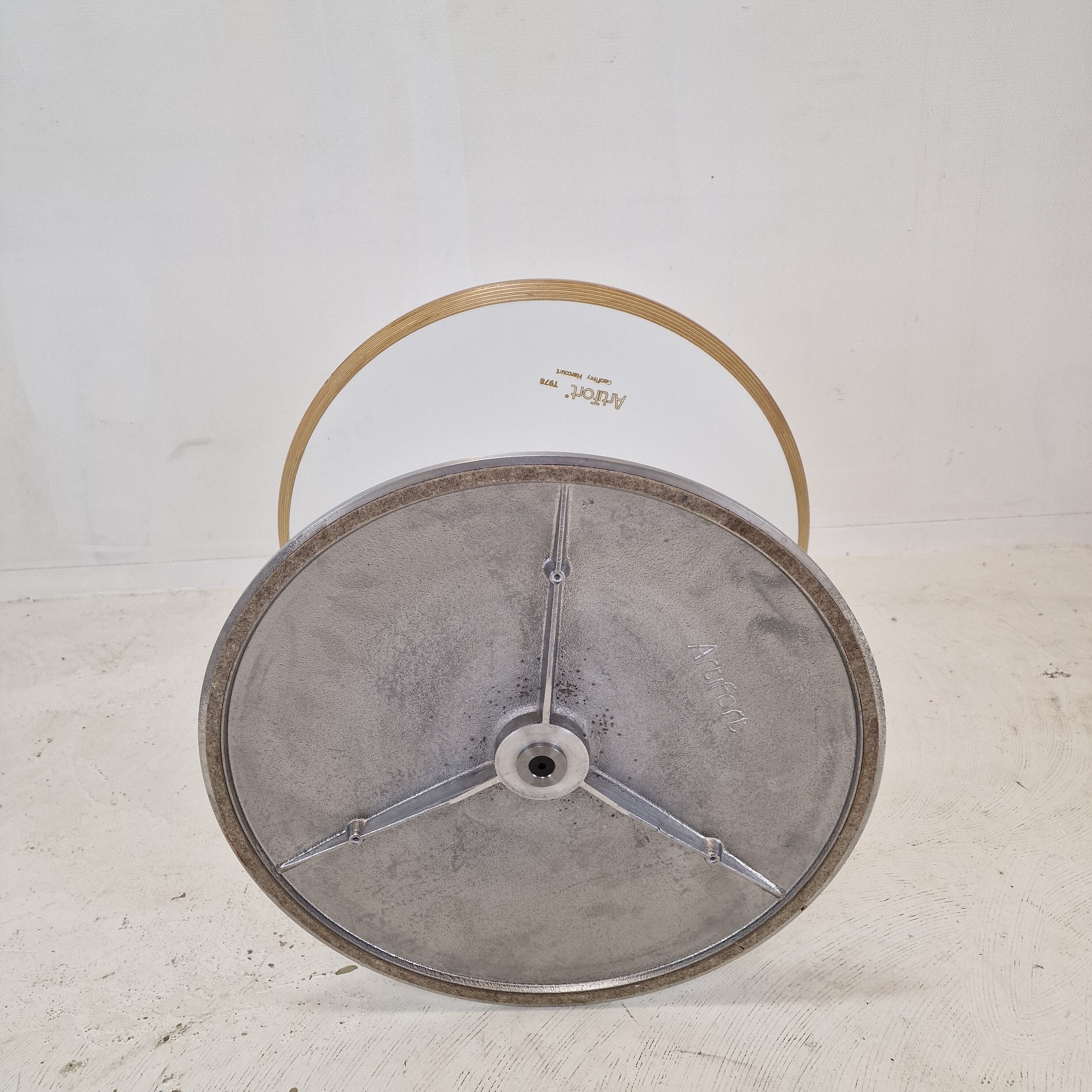 Round coffee table by Heoffrey Harcourt for Artifort