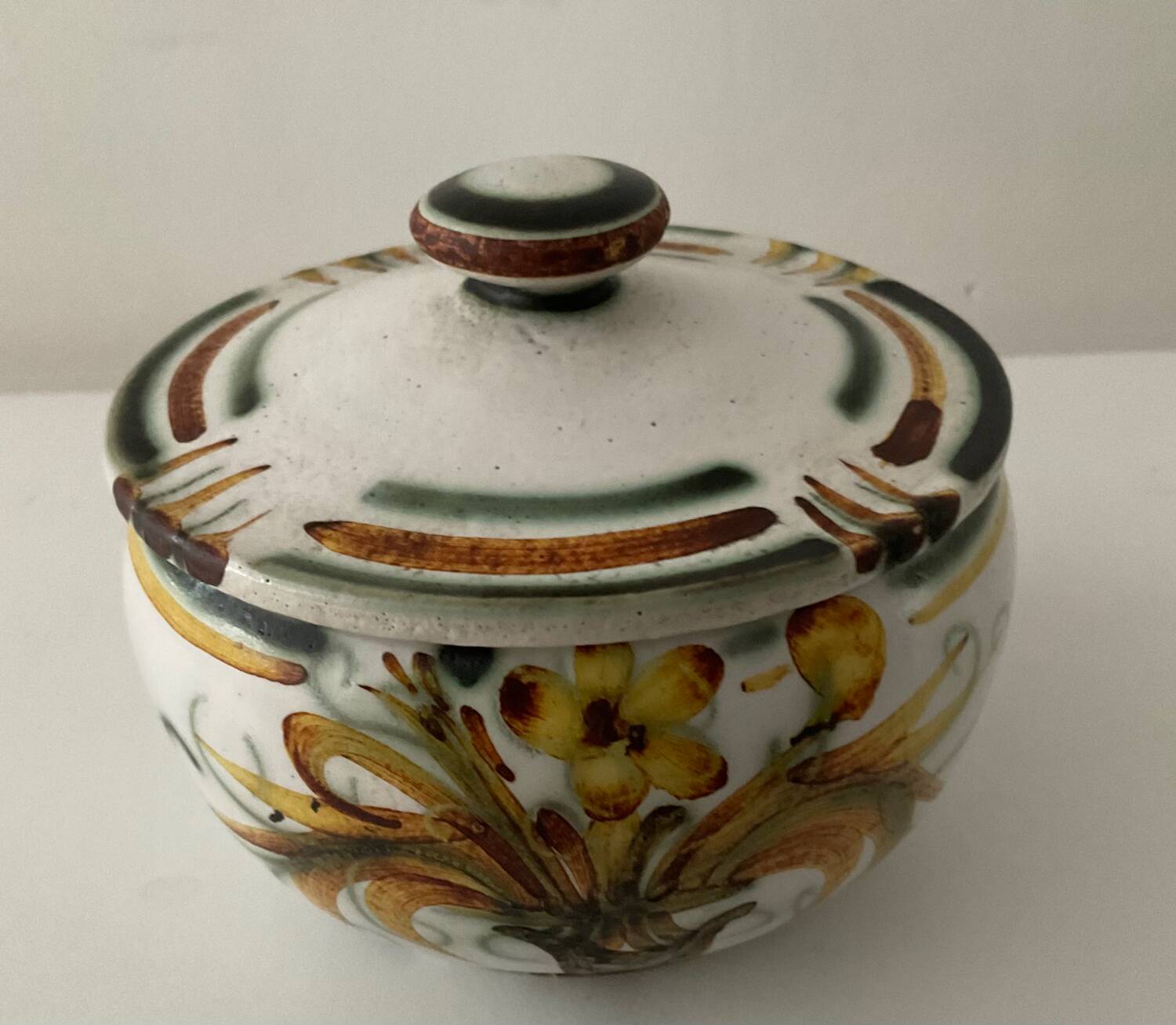 Quimper Keraluc ceramic candy box