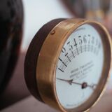 Manomètre début XXème sur socle marbre