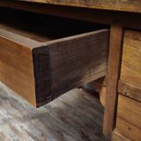 Flat desk from the Directoire period in walnut, 19th century work.