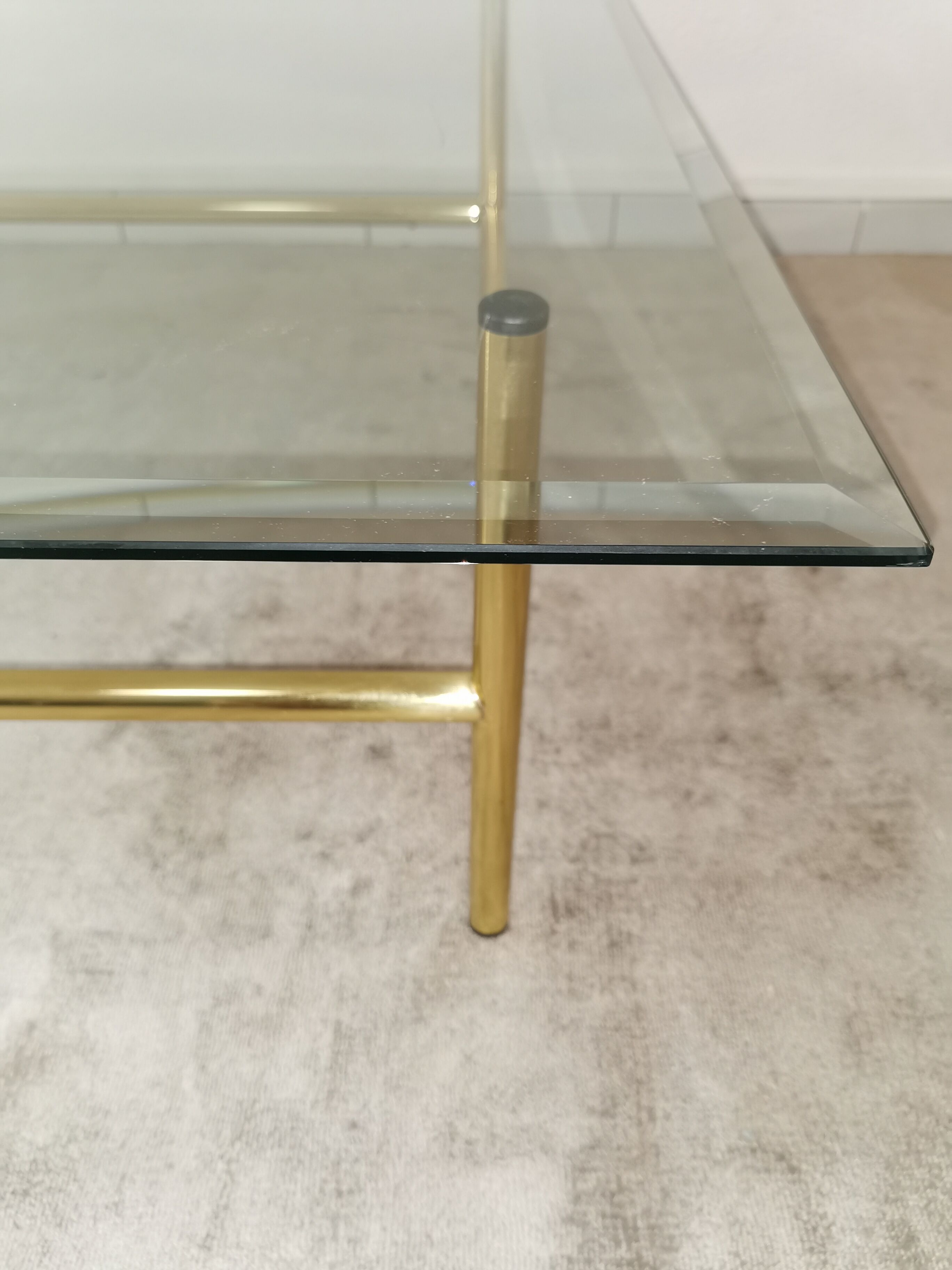 Table basse verre et métal doré années 80