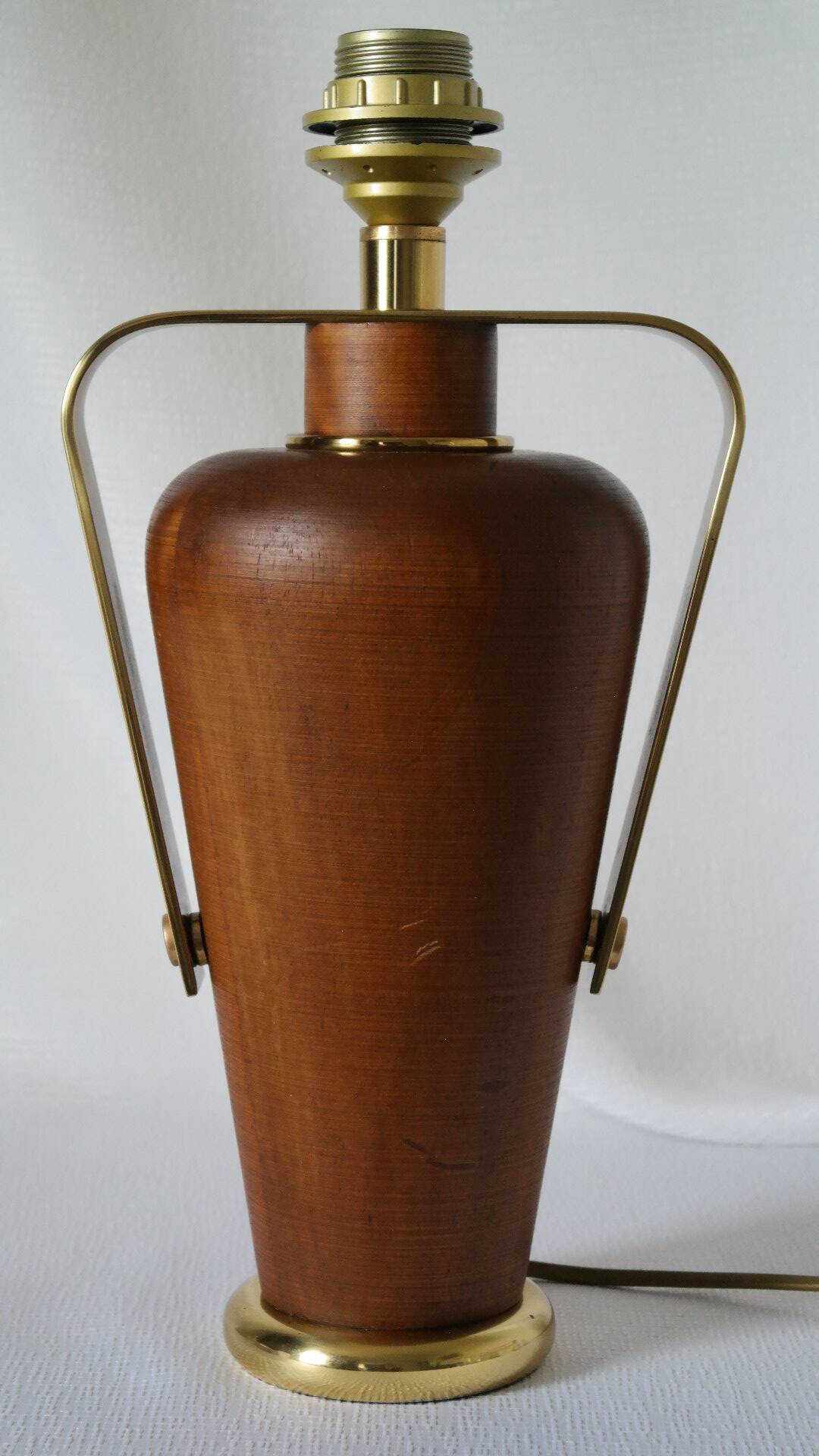 Vintage lamp base Maison le Dauphin in mahogany and brass.