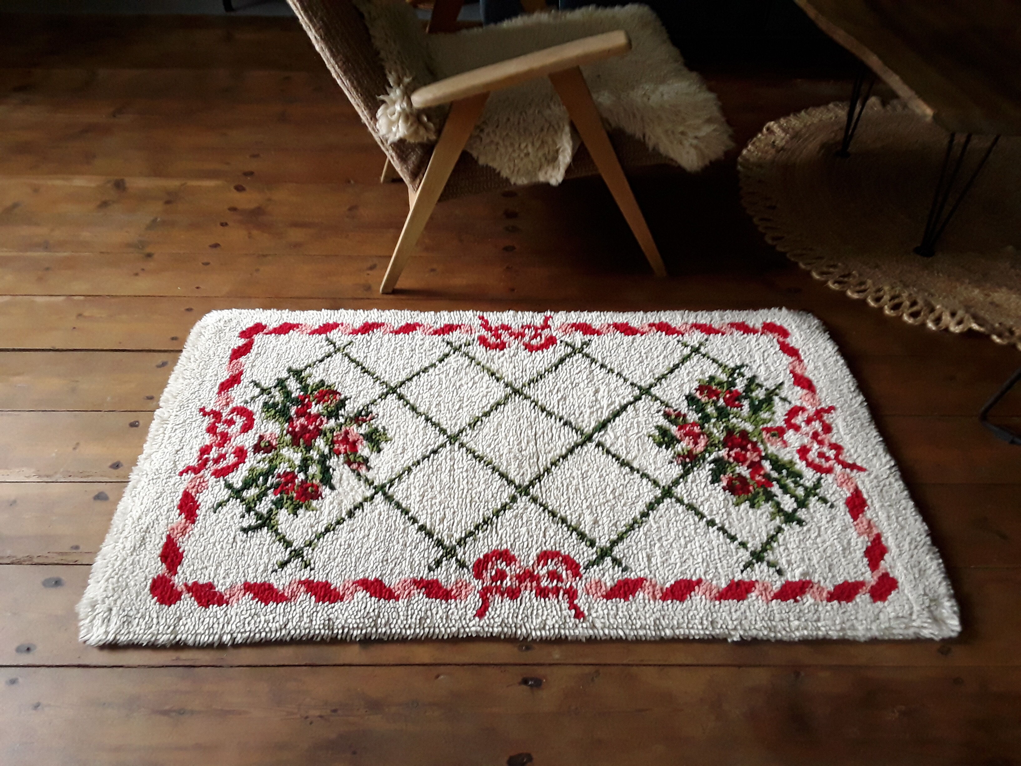 Pure wool vintage carpet