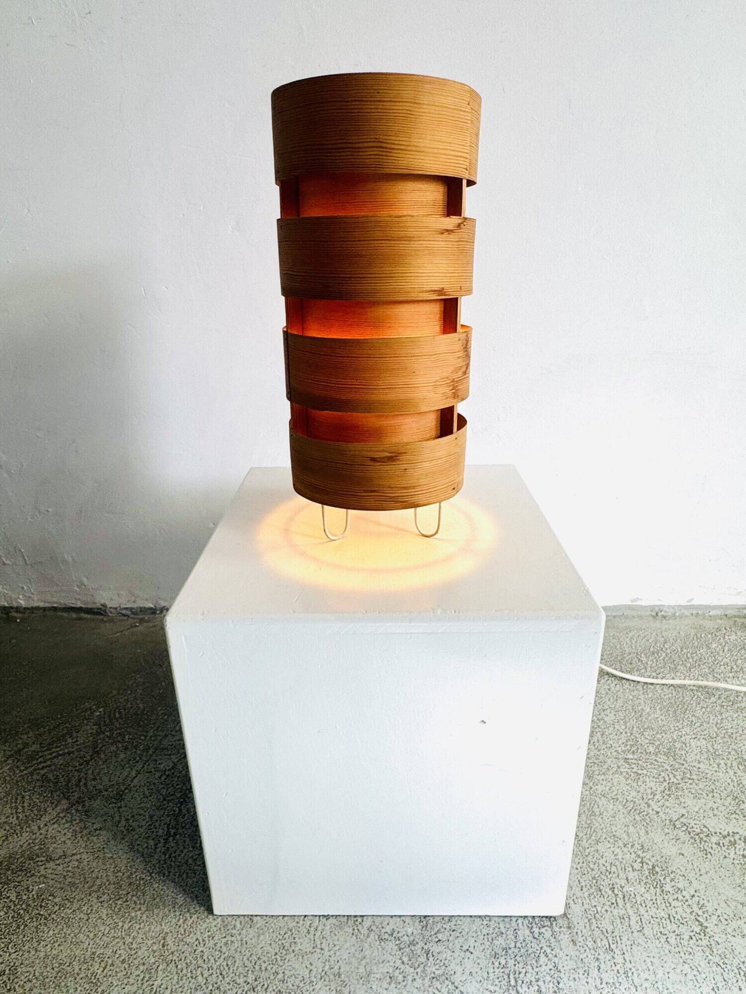 Large Cylindrical Pine Veneer Table Lamp By Hans-Agne Jakobsson For Ab Ellysett, Sweden 1960S