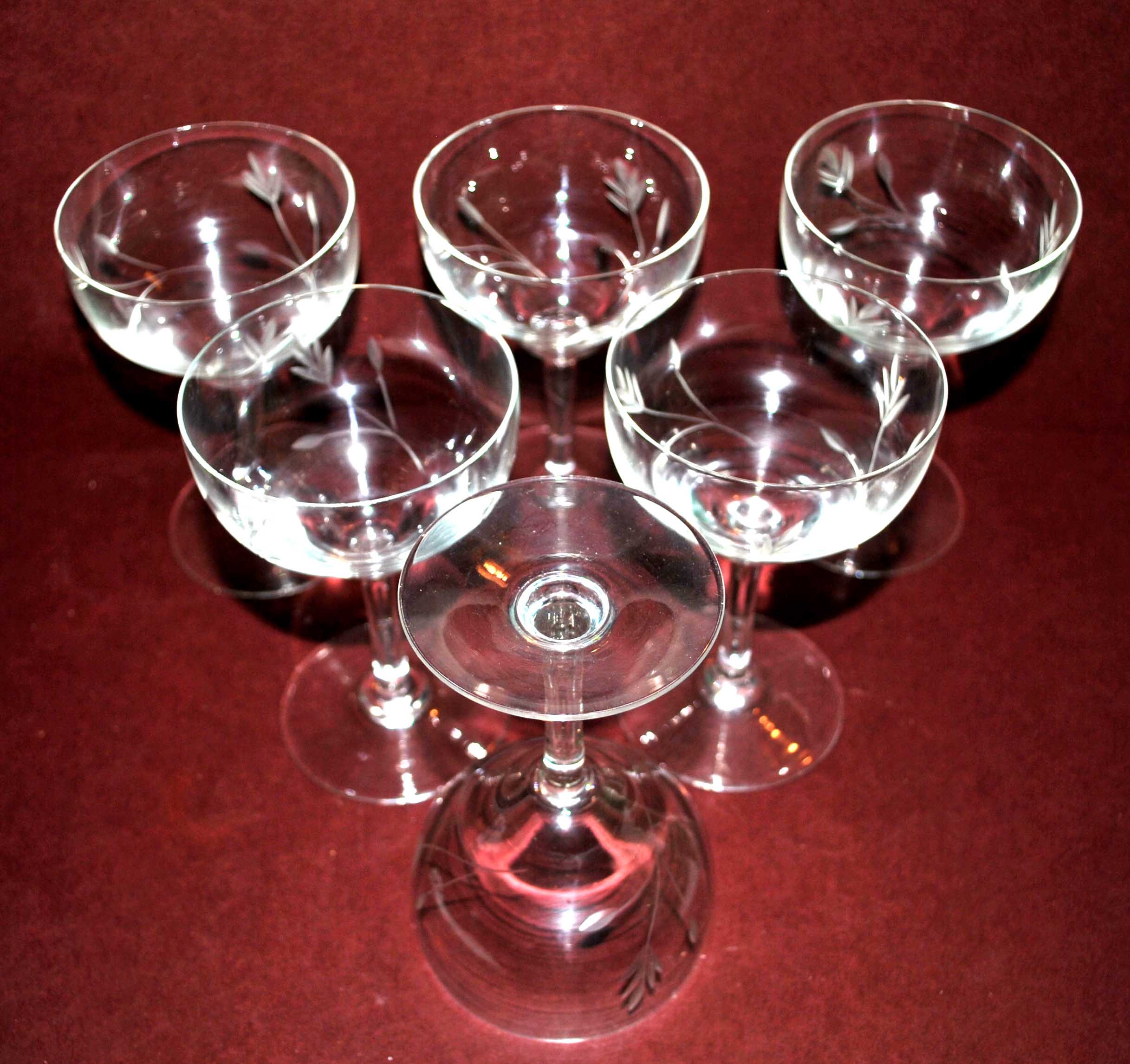 Lot de 6 verres à eau ou vin rouge vintage en  verre soufflé gravé 13.2cm ht
