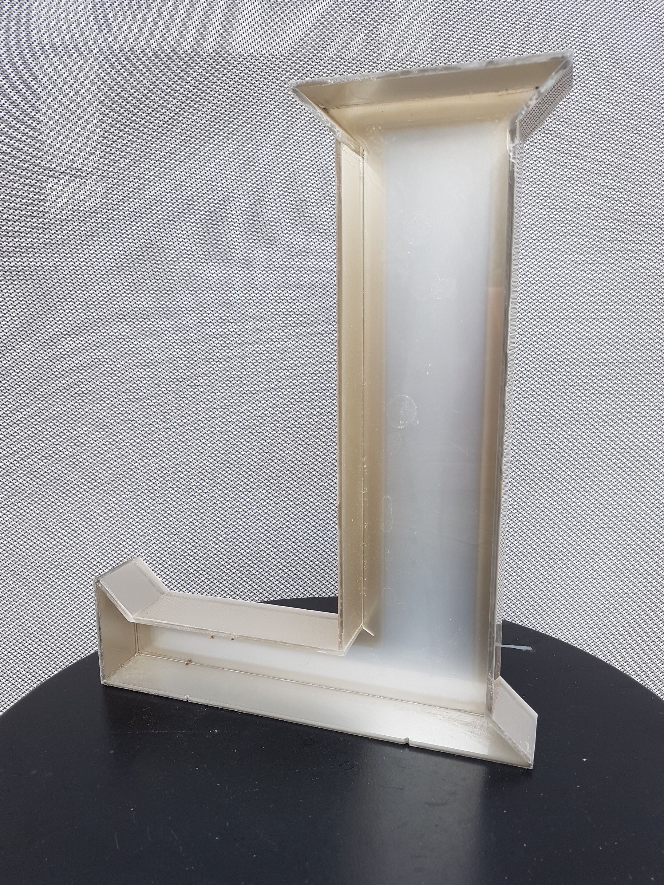 Letter L Brown Pearly iced