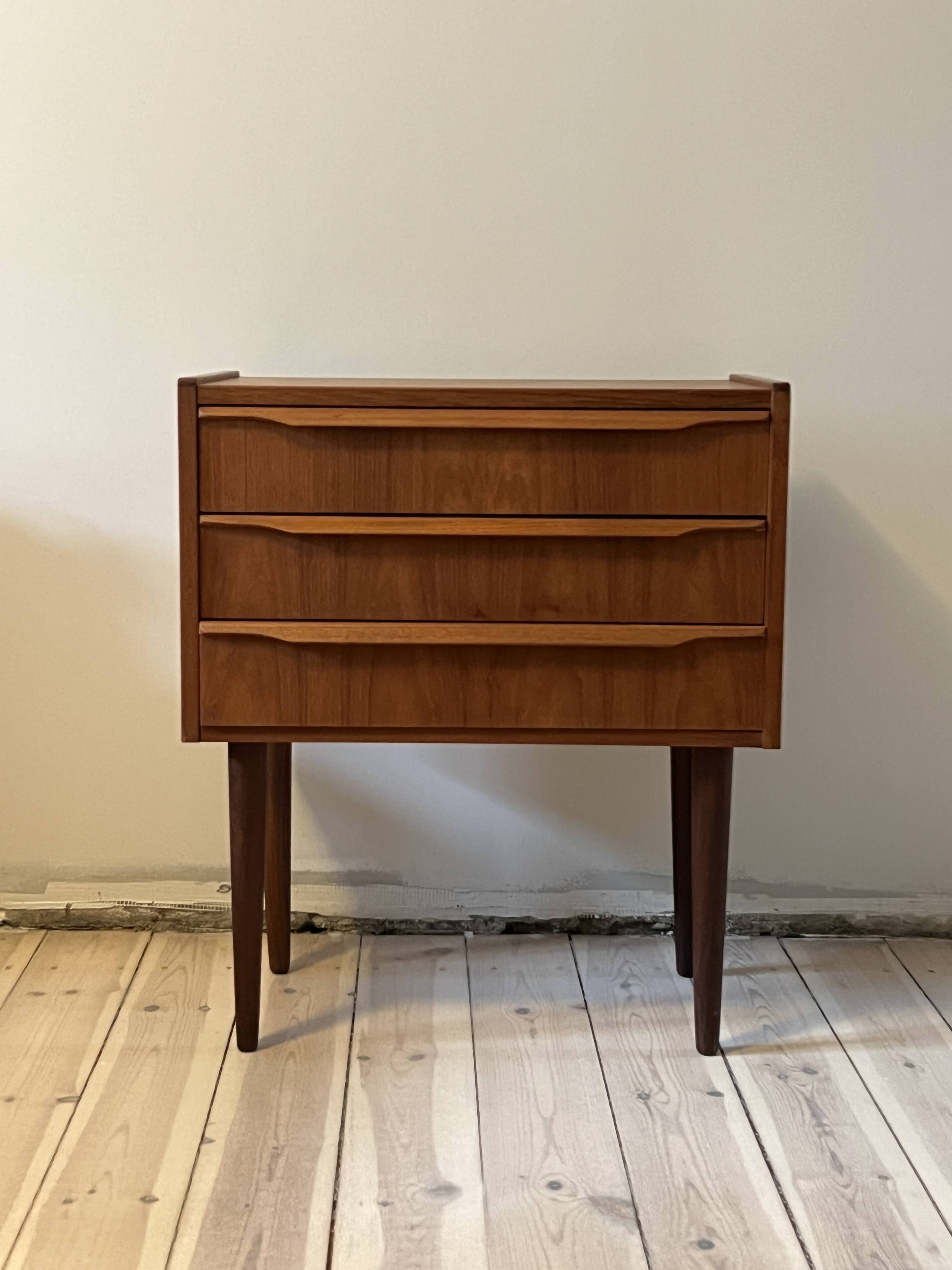 Commode vintage danoise des années 1960