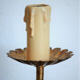 Applies "wheat sheaf" gold metal