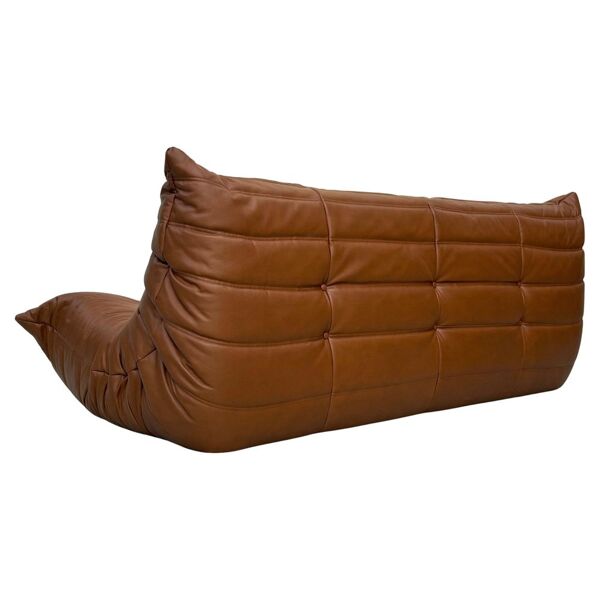 Sofa Togo en cuir marron attribué à Michel Ducaroy pour Ligne Roset.