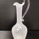 Vase, pichet en verre de Murano avec cannes blanches et transparentes, Italie