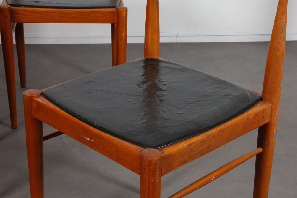 Chairs published by the manufacturer Drevotvar, 1960