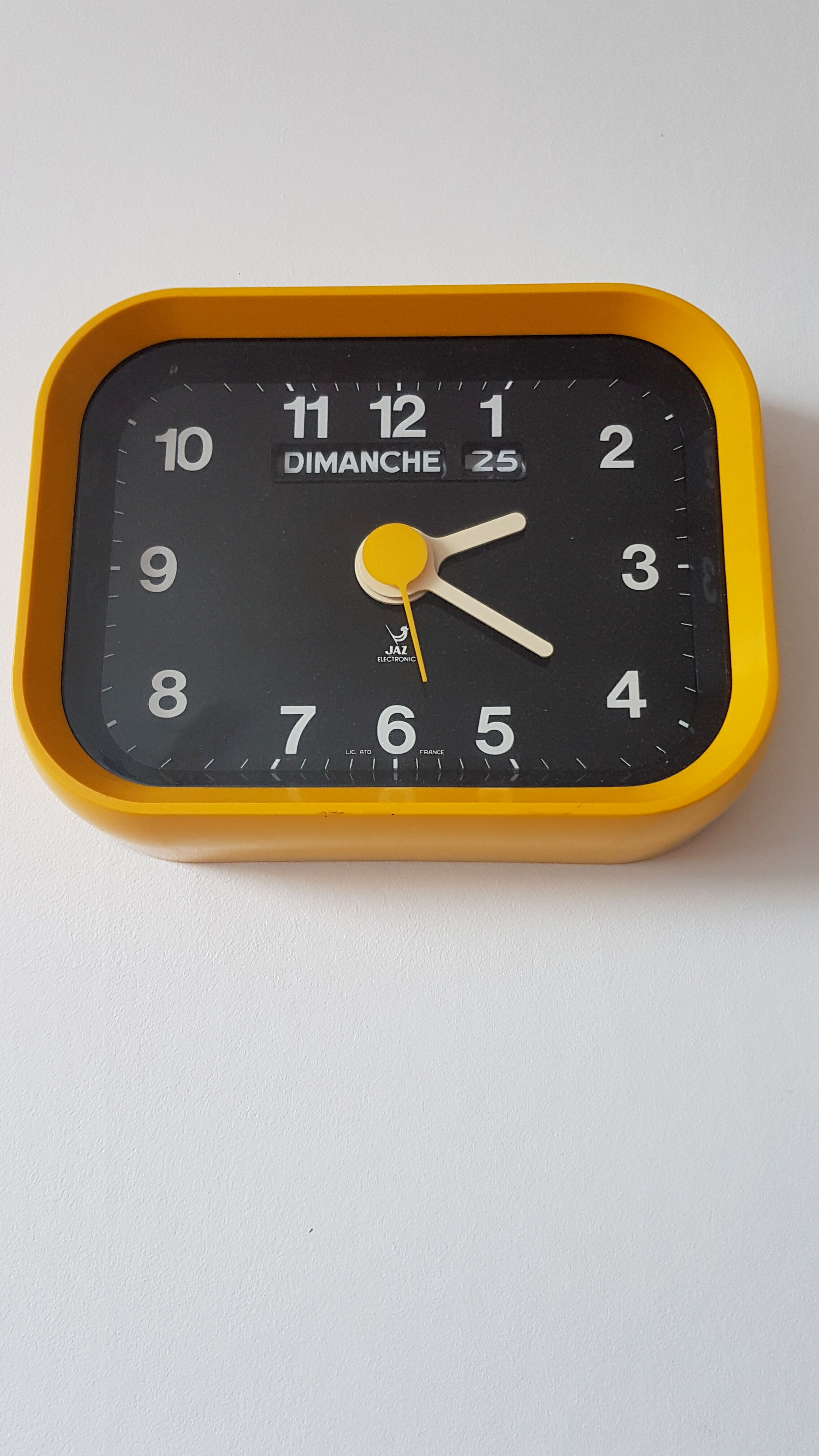 Vintage yellow Jazz wall clock